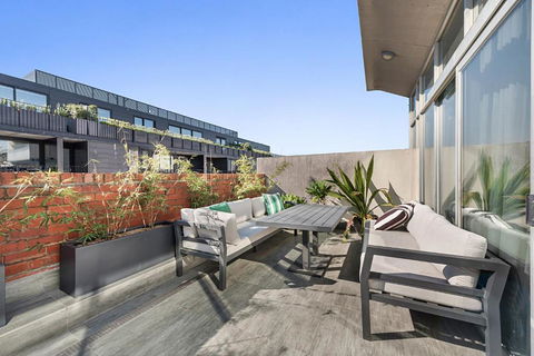 Incredible Balcony Duplex In The Heart Of Fitzroy - Tourism TAS 3