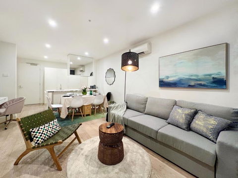 Indulge Luxury Holiday Near Brighton Beach With Private Garden Parking - Tourism TAS 1