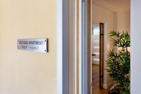 Industrial Central Apartment - Shop 8 - Tourism TAS 2