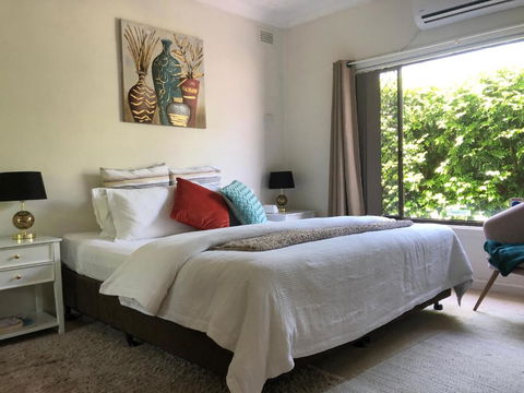 Hotel Style Monterey Guest Studio Near Hospitals, Beach And Airport - Tourism TAS 2