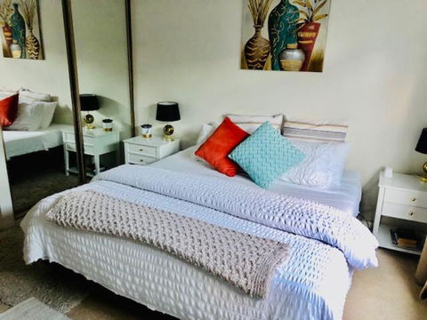 Hotel Style Monterey Guest Studio Near Hospitals, Beach And Airport - Tourism TAS 3