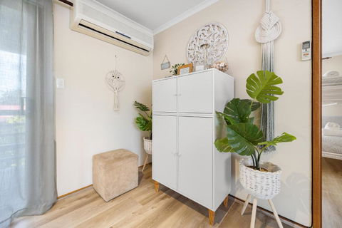INVERLOCH - 2 Separate Houses In One! - Tourism TAS 3