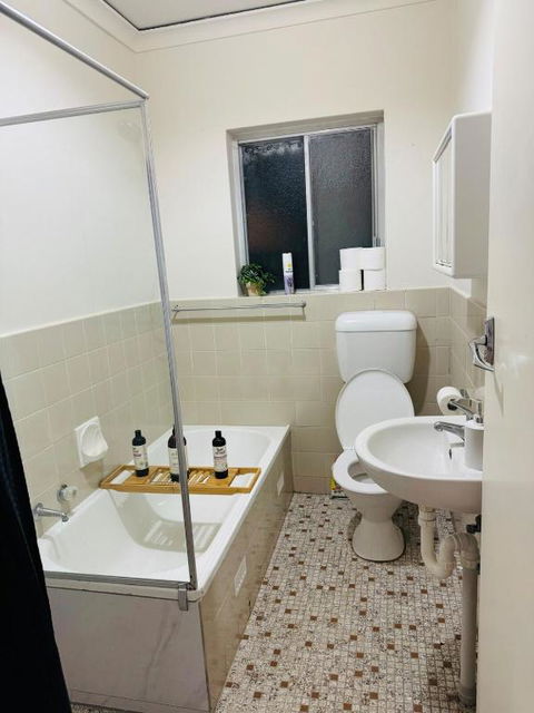 Inviting Ashford Stay - Hobart Tourism 3