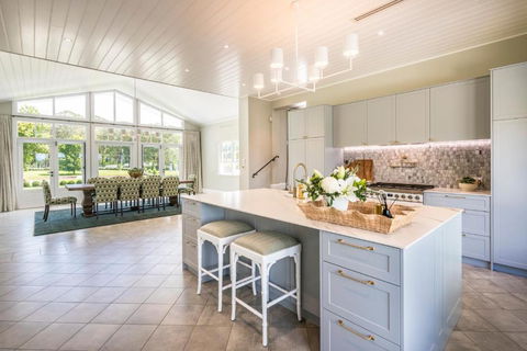 Isca House, Exeter, NSW - Hobart Tourism 2