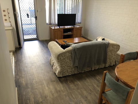 Affordable Comfortable Inglewood Apartment+Pool - Hobart Tourism 1