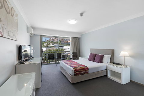Airlie Beach Hotel - Tourism TAS 3