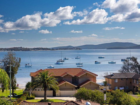 Aislinn' 3/273 Corrie Parade - Air Con, Water Views, BBQ - Hobart Tourism 0
