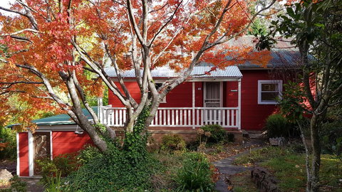 Akarana Cottage - Hobart Tourism 1