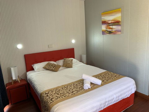 Albion Hotel - Motel Finley - Hobart Tourism 2