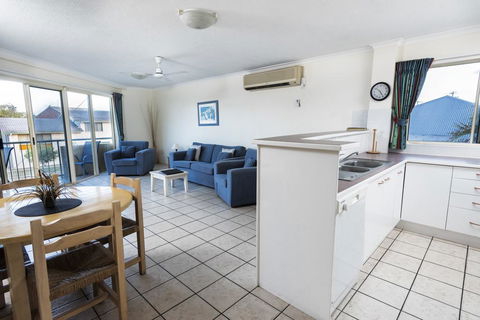 Alexander Beachfront Apartments - Hobart Tourism 3