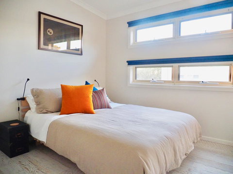 Alice's Palace, 2-minute Walk To Lifeguard Patrolled Surf Beach - Tourism TAS 3