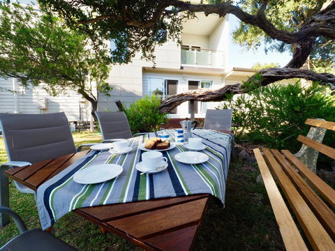 Alice's Palace, 2-minute Walk To Lifeguard Patrolled Surf Beach - Tourism TAS 2