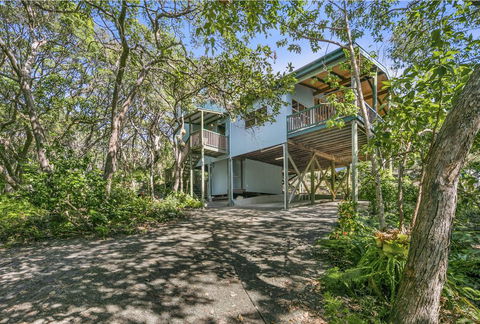 Alinjarra - 13 Waller Court - Hobart Tourism 0