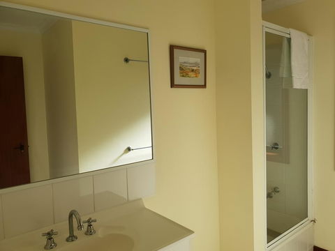 Alkira Inverloch Heights - Hobart Tourism 2