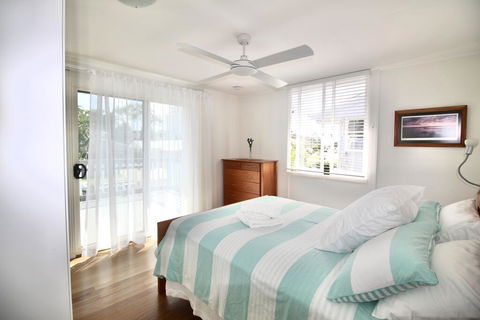 Aloha Alex Beach House Pet-friendly- 450m To The Beach - Tourism TAS 0