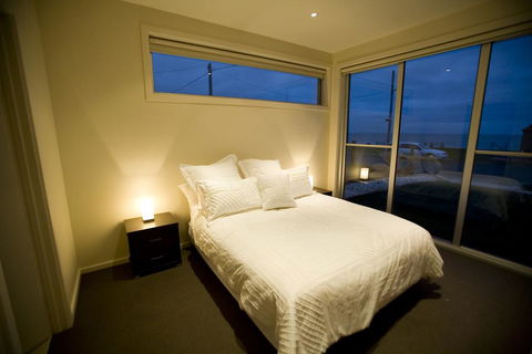 Aloha Beachfront Port Fairy - Hobart Tourism 3
