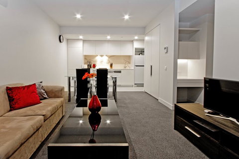 Along Melbourne's Magic Boulevard - Tourism TAS 2