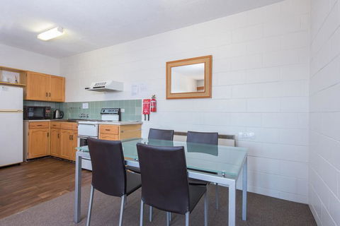Alpine Apartment - Great Location With Views Of Lake Jindabyne - Tourism TAS 3