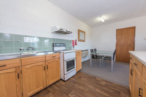Alpine Apartment - Great Location With Views Of Lake Jindabyne - Tourism TAS 2