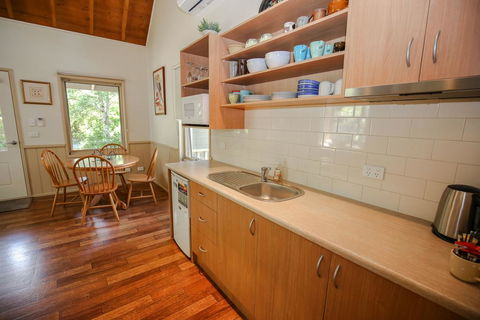 Alpine Arnica Cottage 2 - Tourism TAS 3