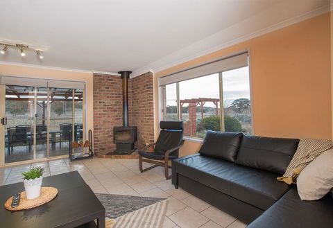 Alpine Drovers Rest - Hobart Tourism 1