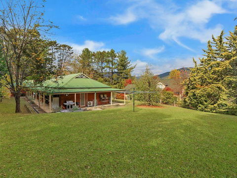 Alpine Mist - Spacious 5 Bedroom Home - Tourism TAS 2