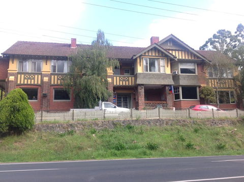 Alpine Retreat Hotel - Hobart Tourism 0