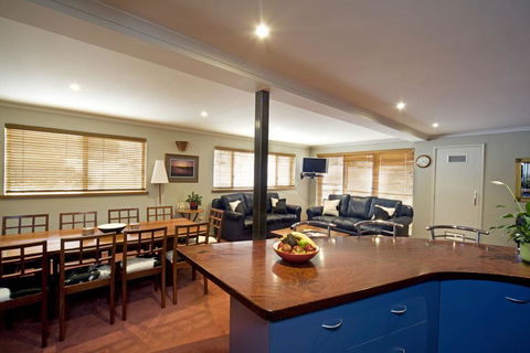 Alpine View Apartments - Hobart Tourism 1