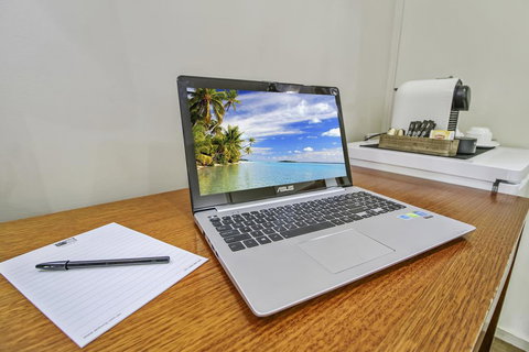 Alzburg Resort - Hobart Tourism 1