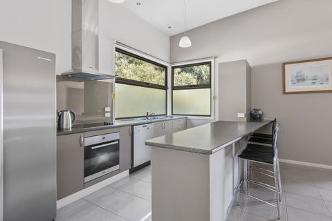 Amaroo - Hobart Tourism 3