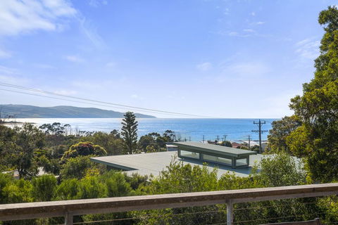 Amaroo - Hobart Tourism 1