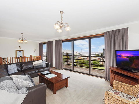 AMBIENCE BY THE SEA - Hobart Tourism 3