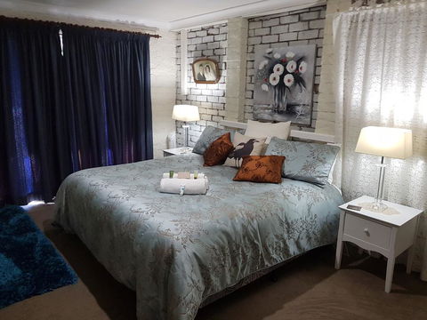 Amore Casa Tenterfield - Hobart Tourism 3