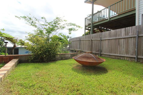 Amzaz, 15 Korogora Street - Tourism TAS 3