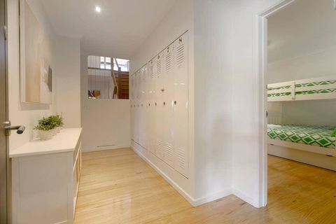 Anchor Beachfront Retreat - Hobart Tourism 1