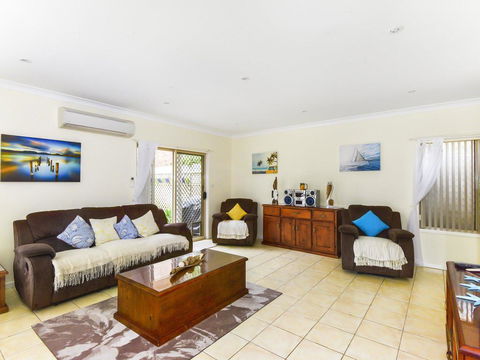 Anne's Beach Getaway - Hobart Tourism 2