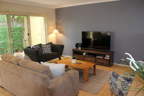 Annie's Place - Tourism TAS 3