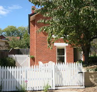Annies Garden Cottage - Hobart Tourism