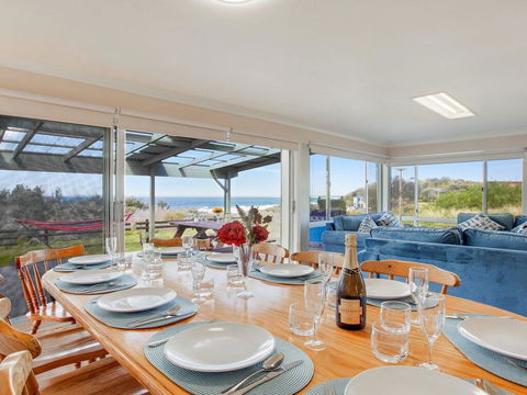 Antonio's Paradise - Spectacular Views Over Warrain Beach - Tourism TAS 3