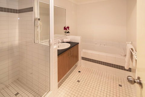 Apartment 115 - Located On The Main Street - Hobart Tourism 3