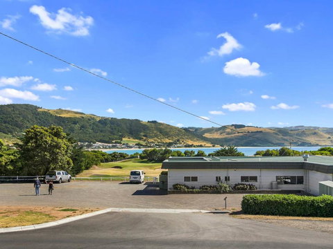 APOLLO BLUE 4 - Modern Waterfront Apartment - Tourism TAS 2