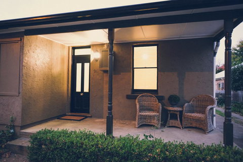 Apple Cottage, Orange NSW - Hobart Tourism 1