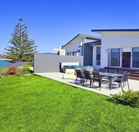 Aqua - views over jones beach - Tourism TAS