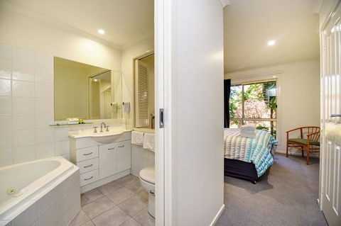 Aqualuna Beach Resort - Unit 25 - Hobart Tourism 1