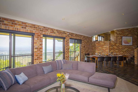 Aquila - Tourism TAS 1