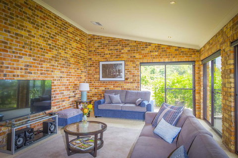 Aquila - Tourism TAS 3