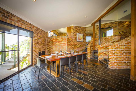 Aquila - Tourism TAS 2