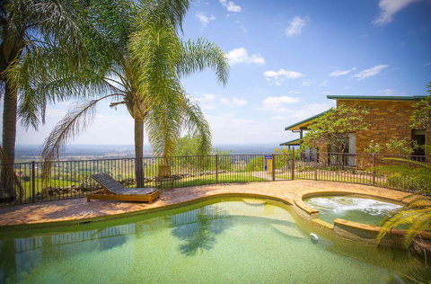 Aquila - Tourism TAS 0