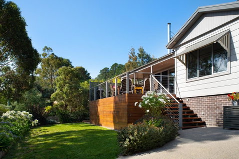 Arabella Meadows - Tourism TAS 1