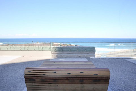 Arena On The Beach - Tourism TAS 3